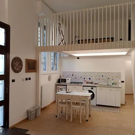 Silenzioso Loft Vicino Alla Stazione Centrale Apartment *